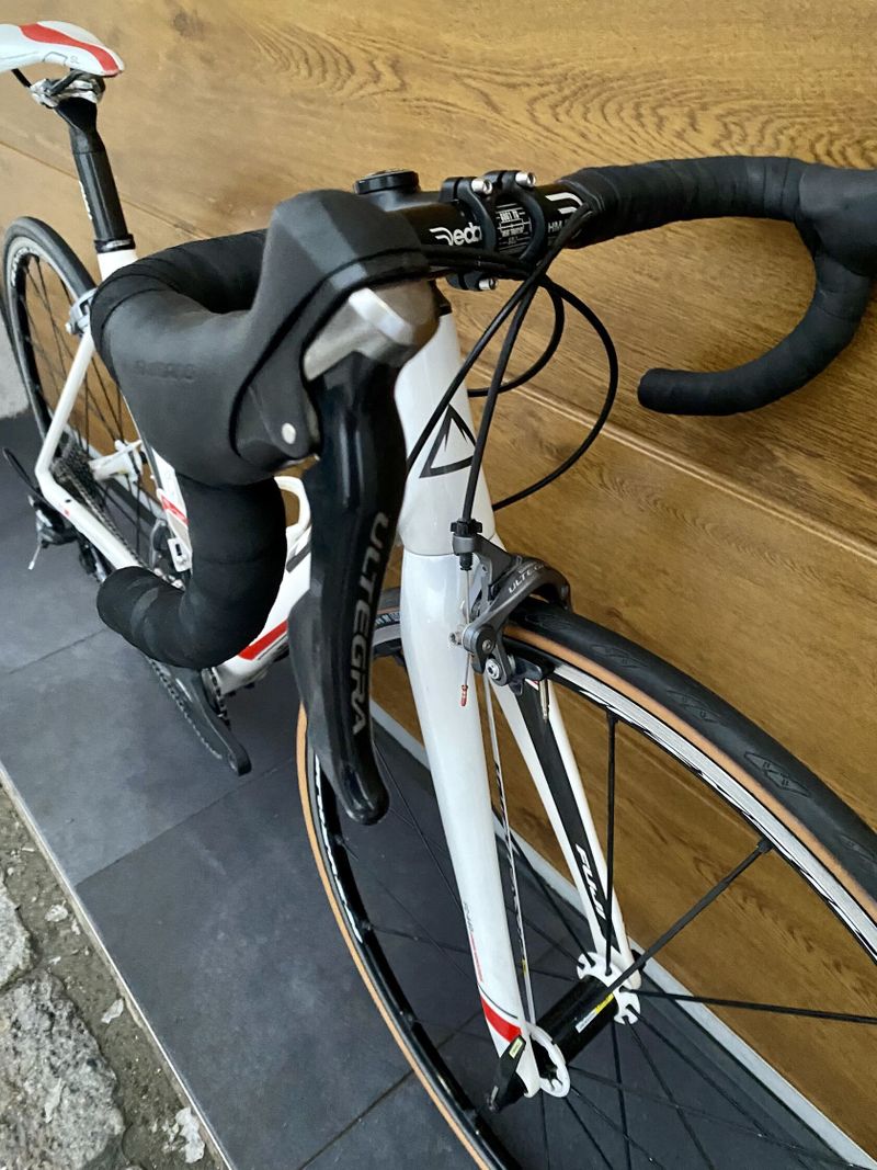 🔥🔥🔥 Fuji Altamira vel. S/M, Shimano Ultegra 11s, doprava ZDARMA + roční záruka na rám 🤝🤝 🤝