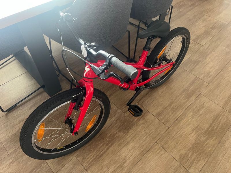 Perfektní dětské kolo Specialized Jett, vel. 20