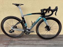 Pinarello Dogma F , Campagnolo WRL 2x12