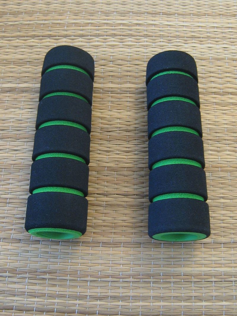 Nové pěnové 2-vrstvé mtb gripy Novatec Foam grips