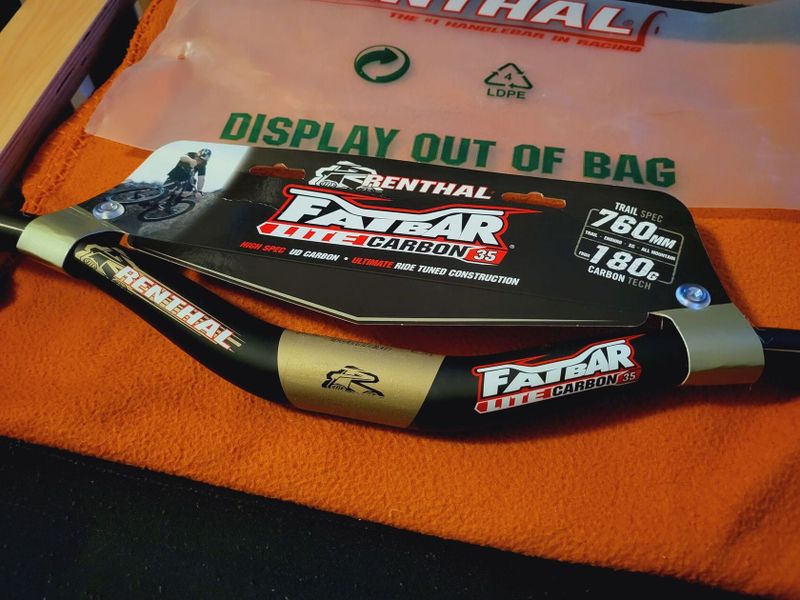 Nové Renthal Fatbar Lite Carbon 35 - 181g