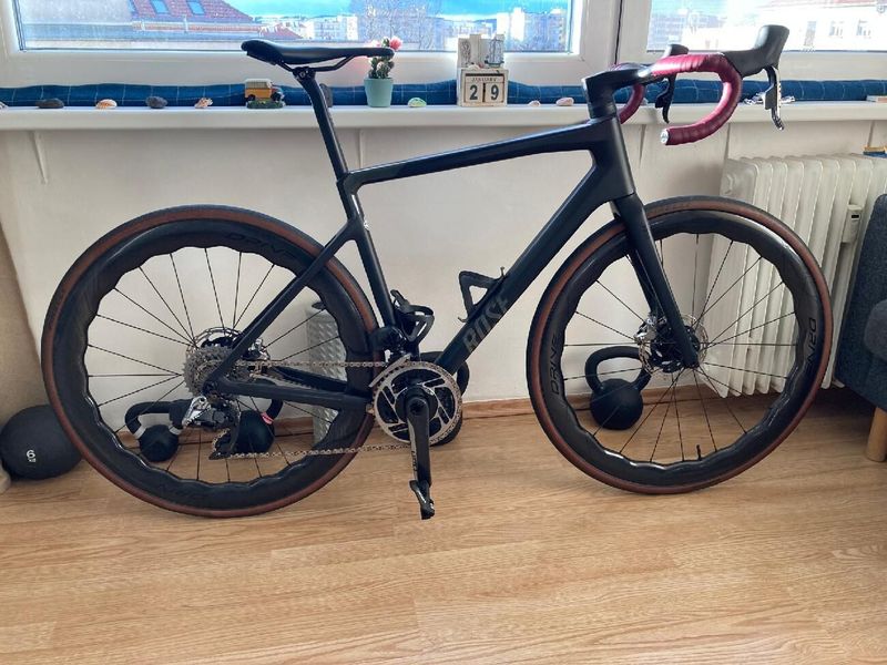 Prodám luxusní full carbon endurance silničku ROSE REVEAL 06 Red eTap AXS / sleva 80.000 Kč