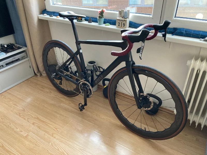 Prodám luxusní full carbon endurance silničku ROSE REVEAL 06 Red eTap AXS / sleva 80.000 Kč