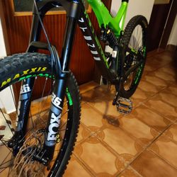 Prodám enduro celoodpružené kolo trail karbon rám sjezdové carbon Intense tracker T275 allmountain