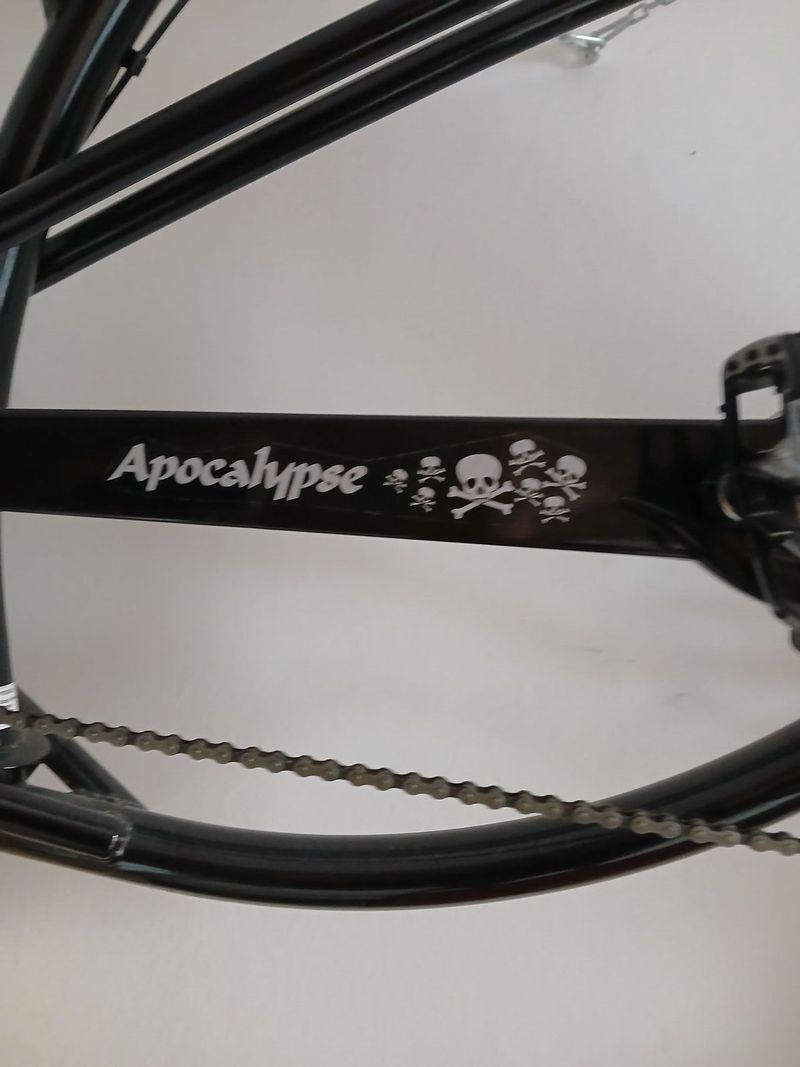 Neuzer Apocalypse cafe cruiser bike