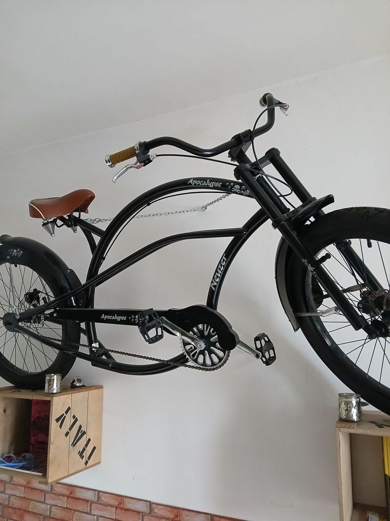 Neuzer Apocalypse cafe cruiser bike