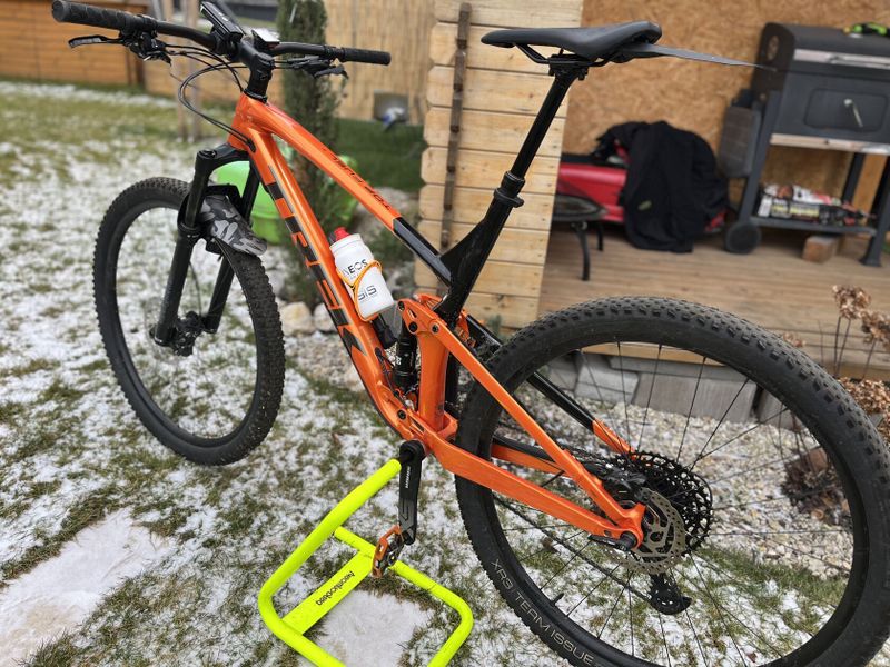 Celoodpružené kolo Trek Top Fuel 7 XL 