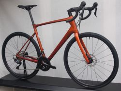 GIANT Defy Advanced 2023 – karbonová endurance silnička - NOVÁ