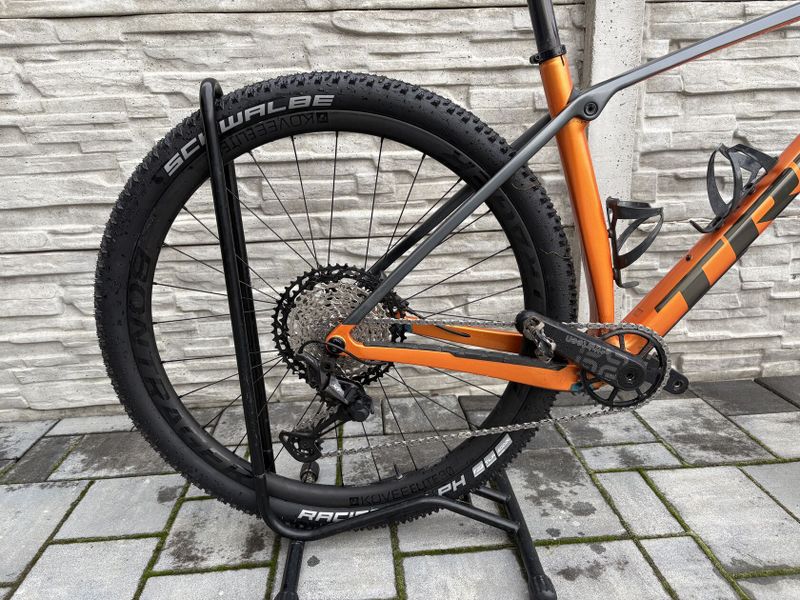 Trek procaliber 9.8. karbonová kola