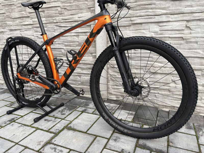 Trek procaliber 9.8. karbonová kola