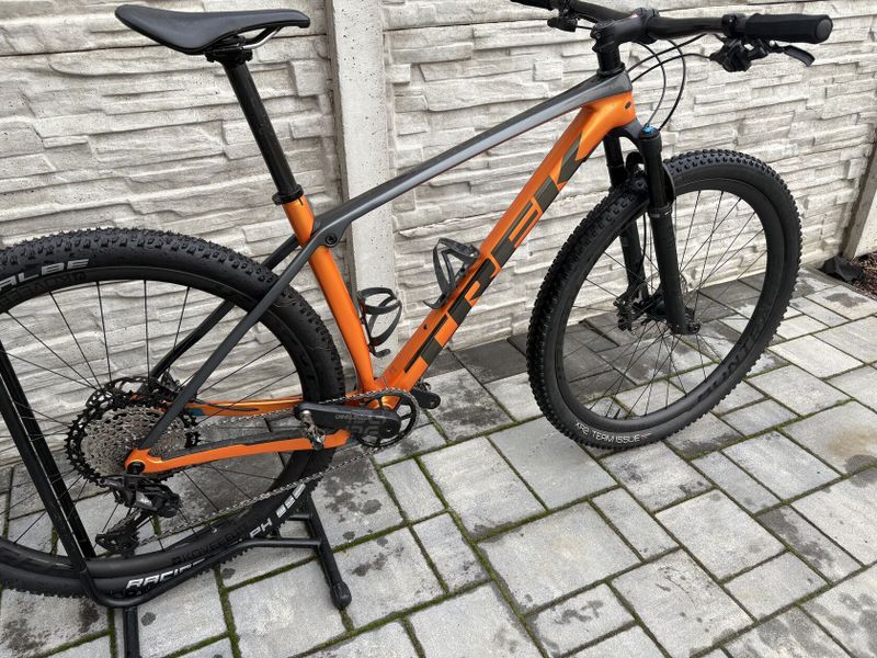 Trek procaliber 9.8. karbonová kola