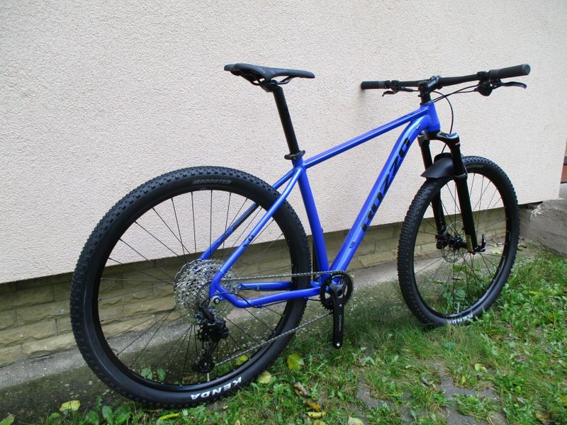 Nové 29" kolo ROZZO BOOST, vzduchová vidlice Suntour Raidon 34, osazení Shimano Deore1x12, pevné osy