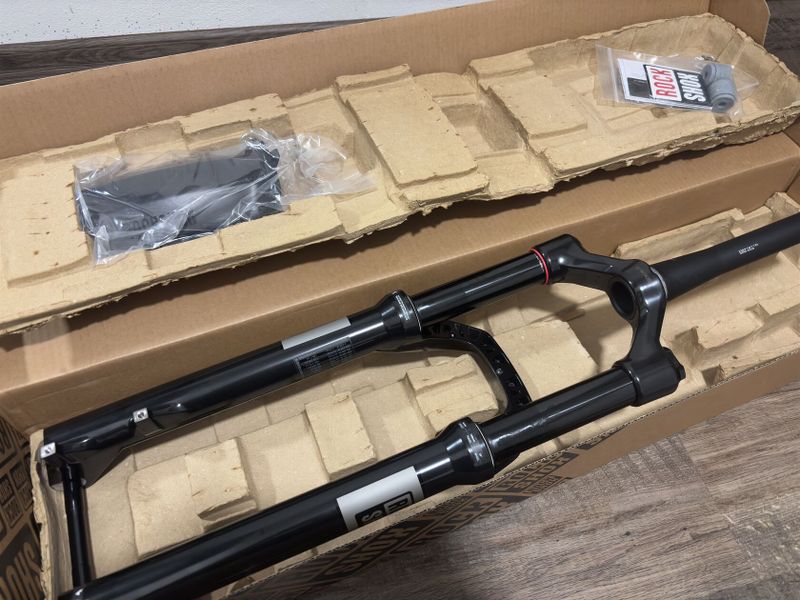 Rock Shox Psylo Gold Isolator RC 29" odpružená vidlice