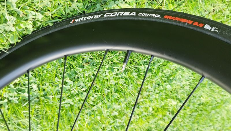 Prodám Factor Ostro w.a.m. + osazení Ultegra R8170 Di2- 12