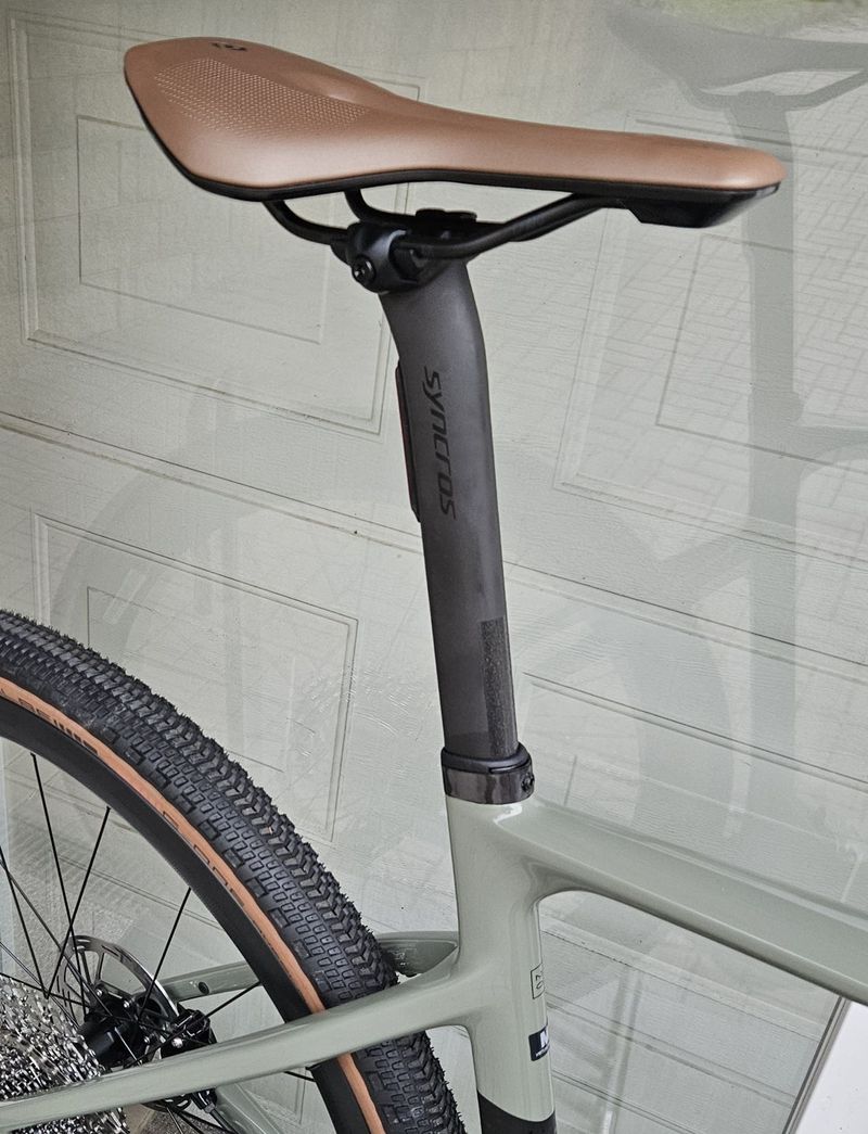 SCOTT Solace Gravel eRide 20 2024/2025 - atraktivní karbonový elektro gravel – NOVÝ