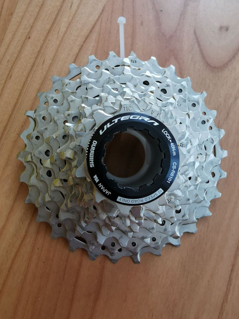 PRODÁM kazetu Shimano Ultegra CS-R8101 11-30