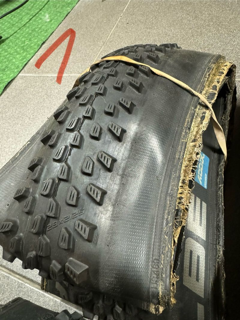 6x pláště Schwalbe Racing Ray, Thunder Burt