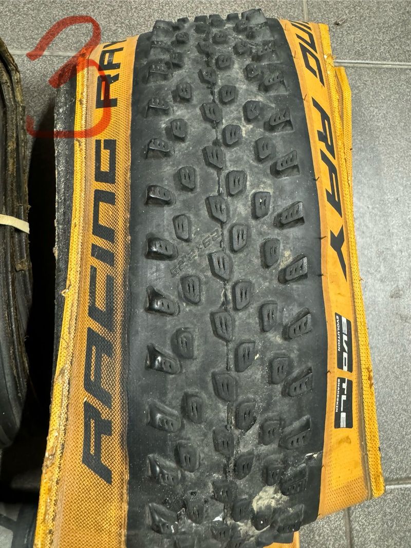 6x pláště Schwalbe Racing Ray, Thunder Burt