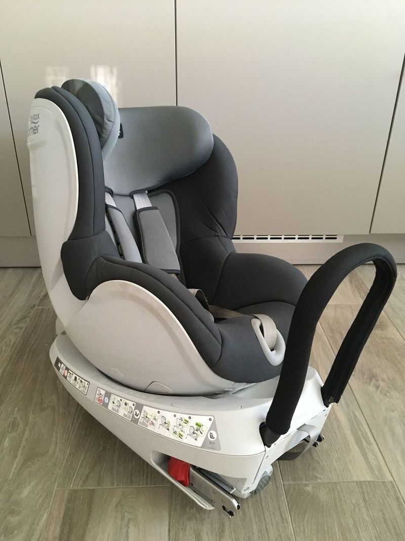 Autosedačku Britax Römer Dualfix