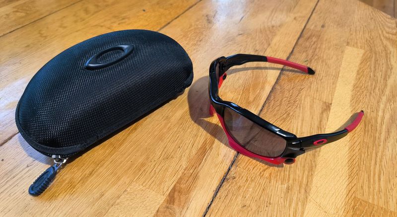 Oakley Jawbone červenočerné