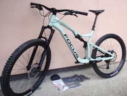 Téměř nový Focus Jam 6.8 XL