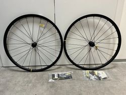 Set zapletených kol Mavic Ksyrium S Disc CL