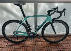 Bianchi Oltre XR3 – Ultegra Di2 / Campagnolo Bora WTO 45 – Vel. 55