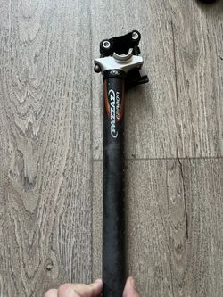 sedlovna PZ Racing Pazzaz Carbon 27.2mm, 300mm, 233g