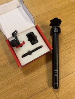 Sedlovka Rock Shox Reverb AXS nový model s ovladačem
