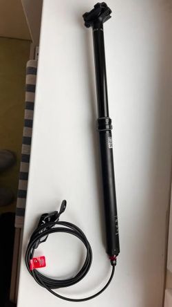 Teleskopická sedlovka RockShox Reverb Stealth 2024. Zdvih 200 mm, průměr 31,6. mm