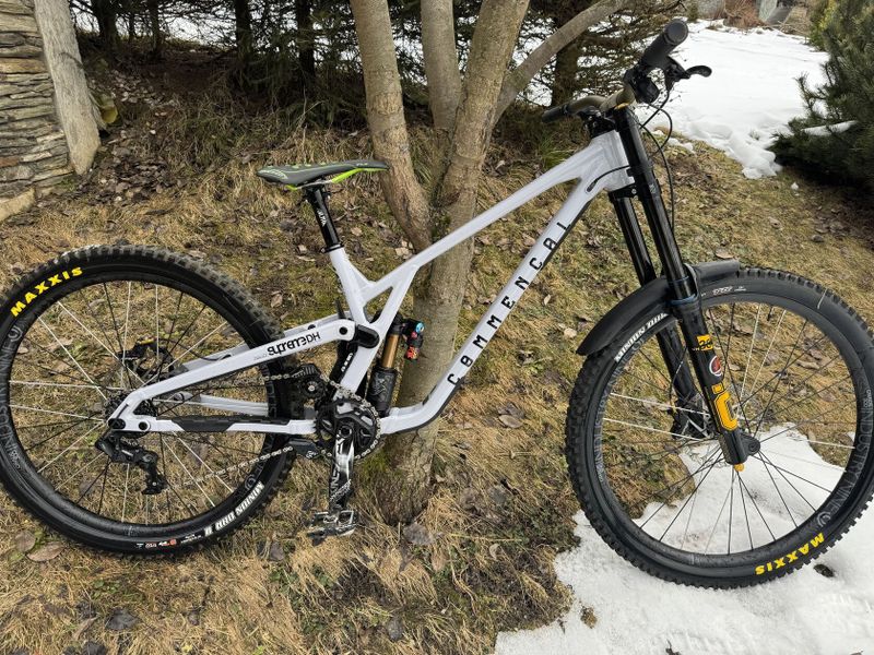 Prodám Custom COMMENCAL SUPREME DH V5 OHLINS vel. L mullet