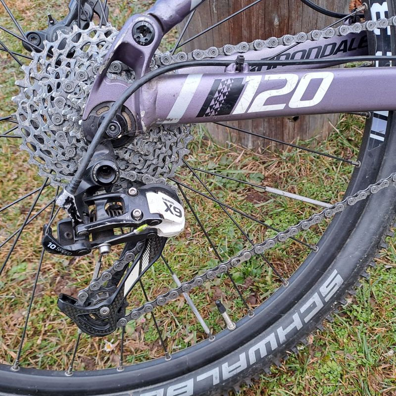 Cannondale LEXI - dámské celoodpružené kolo