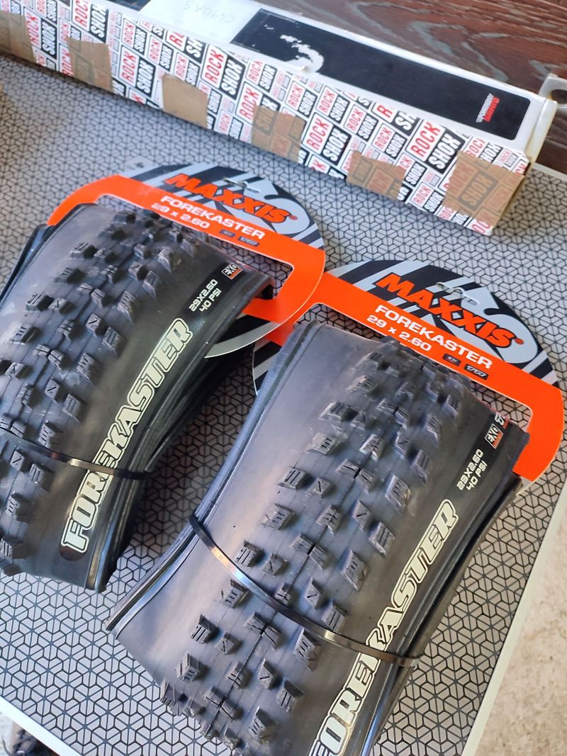 2ks, nove Maxxis Forekaster 29x2,6" Exo, TR + packeta Zdarma