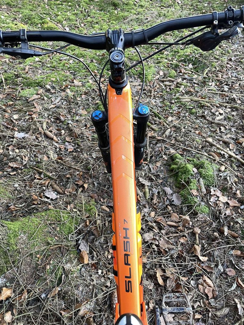 Trek slash 2023/24