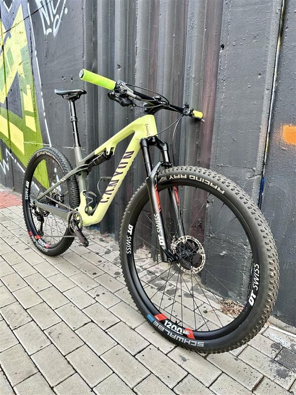 Canyon Lux WC CFR z teamu CANYON SIDI velikost M