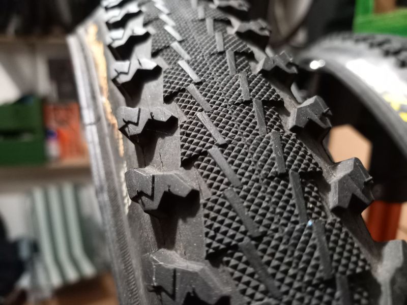 MTB pláště Maxxis Wormdrive, rozměr 26x1.9