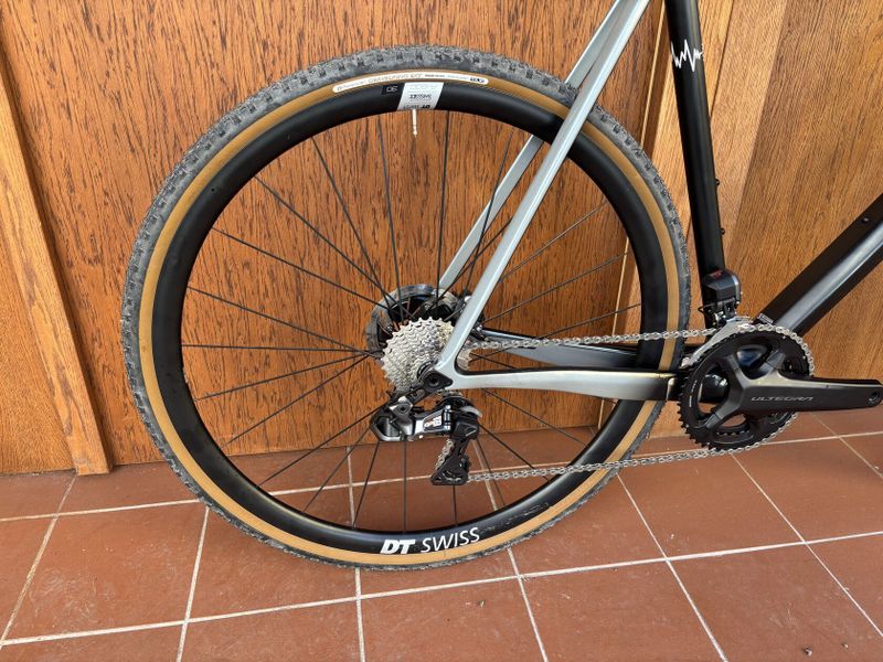 STEVENS SUPERPRESTIGE NEW 60 cm - cyklokros - Shimano elektrika 2x11, kola DT SWISS / plášťové