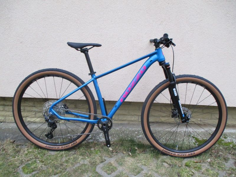 Nové 29" kolo ROZZO Grace, vzduchová vidlice Suntour XCR, osazení Shimano Deore1x12, pevné osy