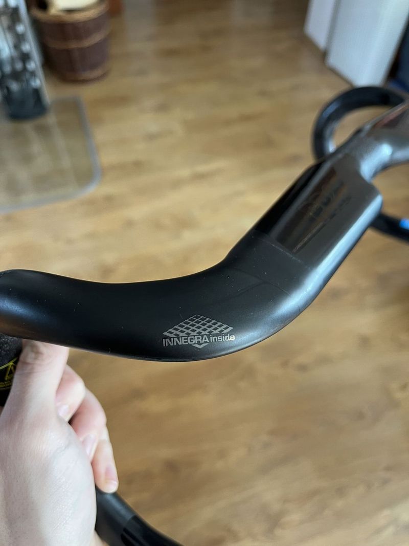 Řidítka PRO VIBE Aero Carbon 420mm