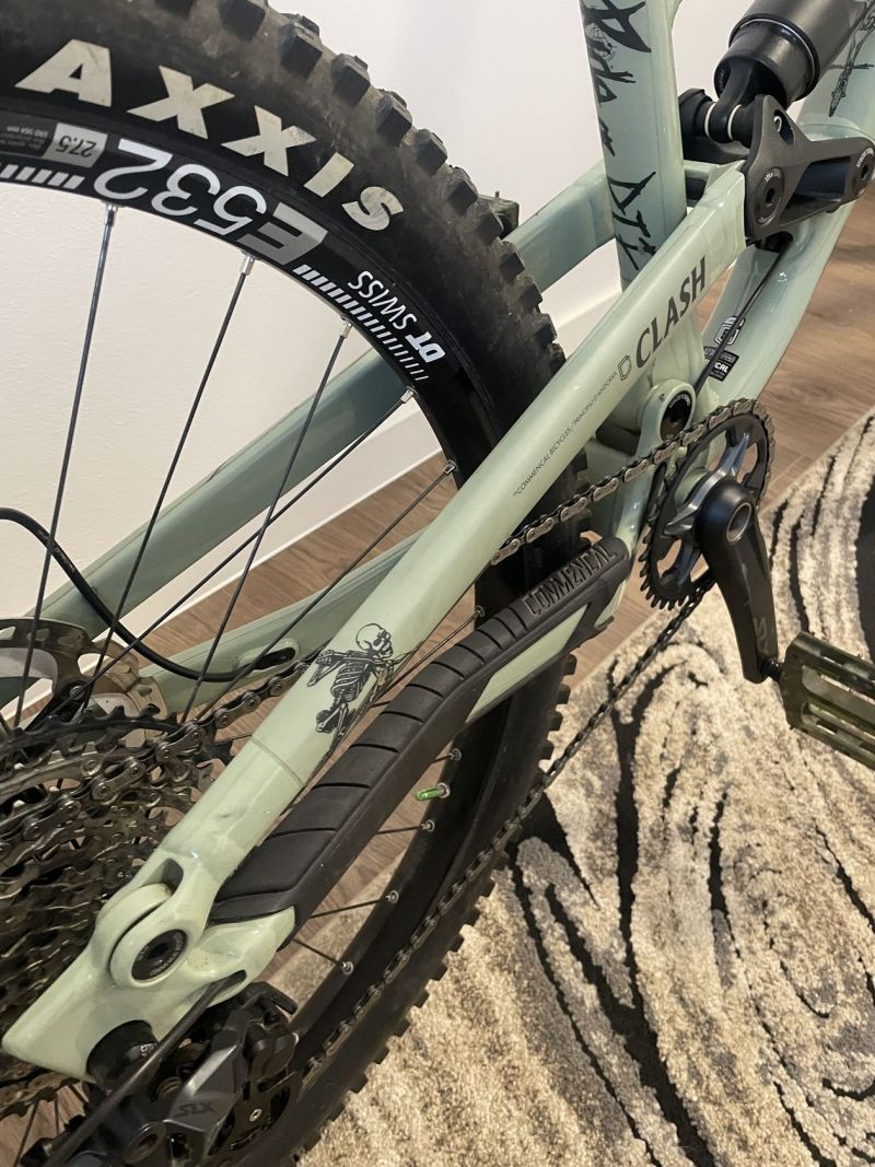 COMMENCAL CLASH ESSENTIAL - HERITAGE GREEN