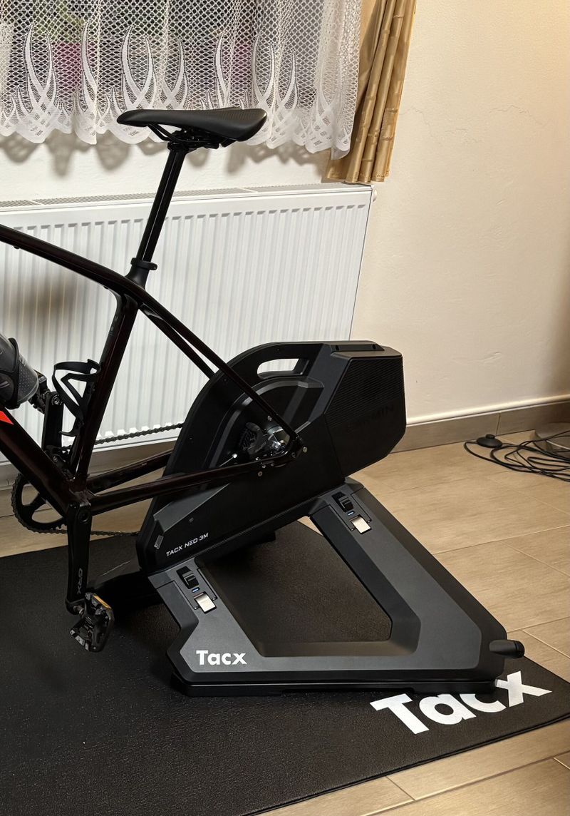 Cyklotrenažér Tacx NEO M3