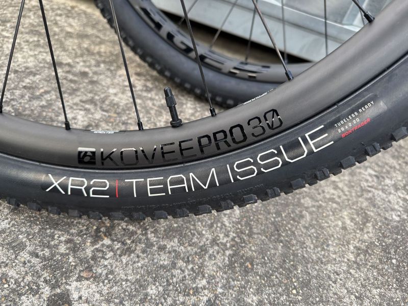 Bontrager Kovee Pro 30 TLR Boost - nova 29`' MTB karbonova kola - predni&zadni, MS