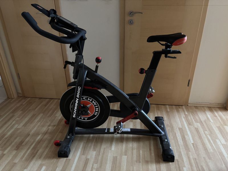 Schwinn IC800