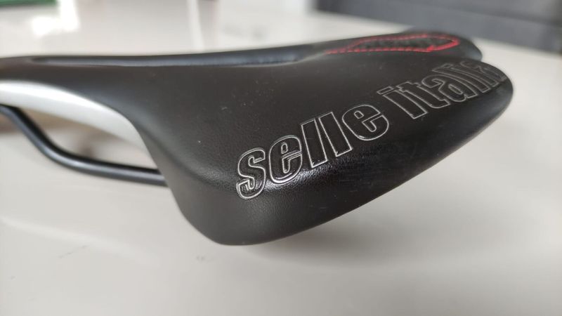 Sedlo Selle Italia Flite Flow magnese