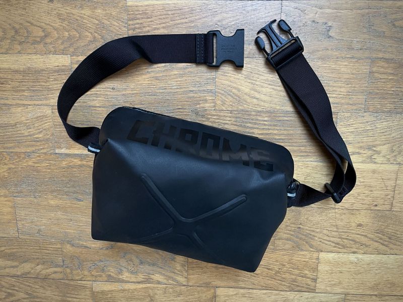 Chrome Helix – brašna na řidítka / crossbody ledvinka