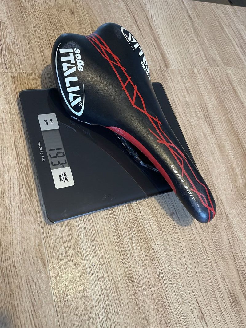 Sedla Selle Italia SLR Carbon 