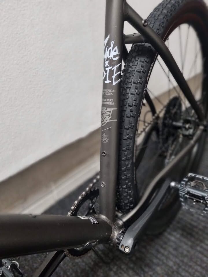 Commencal FCB, velikost L