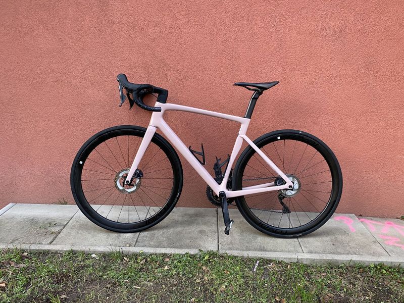 Specialized TARMAC SL7 EXPERT + karbonová KOLA 