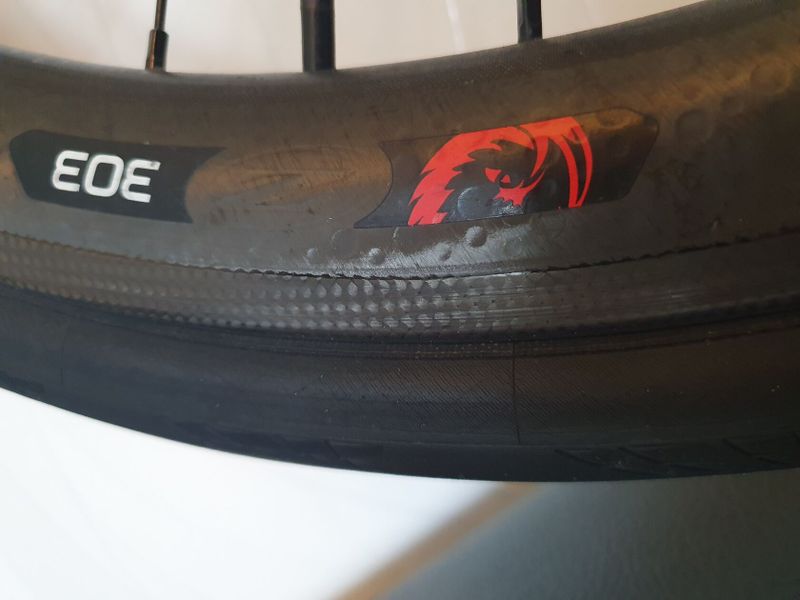 ZIPP 303 Firecrest, plášťová, pro ráfkové brzdy