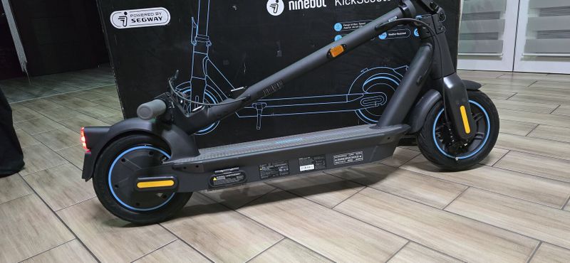 Elektrokoloběžka✅Segway KickScooter MAX G30D II ✅NOVÁ✅ 